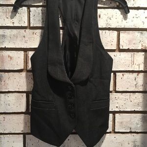 Adjustable 4-button Express vest